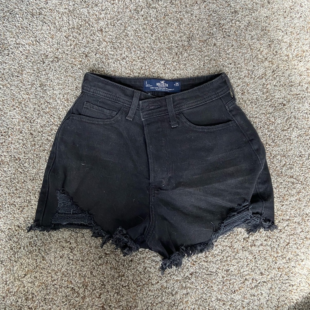 Black Hollister high-rise curvy Mom shorts